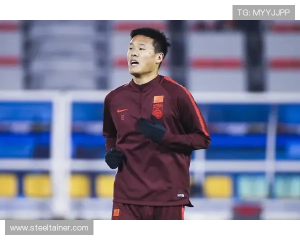 英博官宣国脚中卫李昂自由加盟